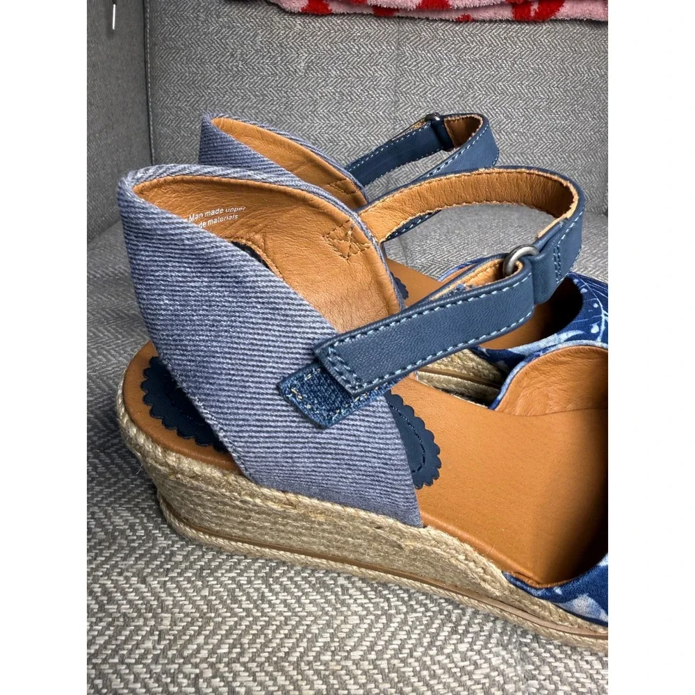 BareTraps ocean espadrille